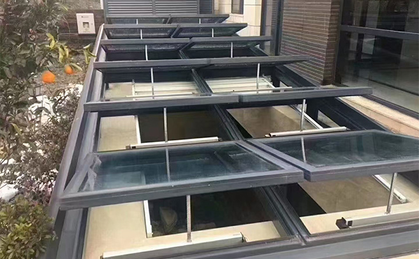 某轨道交通车辆维修车间凉州排烟窗应用