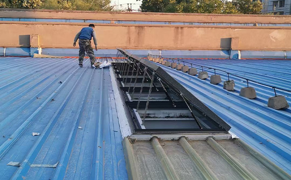 某区域性物流仓储中心凉州排烟窗系统安装项目