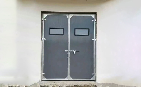 凉州工业门在高温作业区域的运行表现